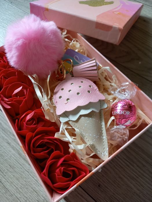 Prezent box dla przyjaciółki, koleżanki, dziewczyny