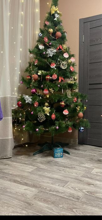 Продам  штучну сосну