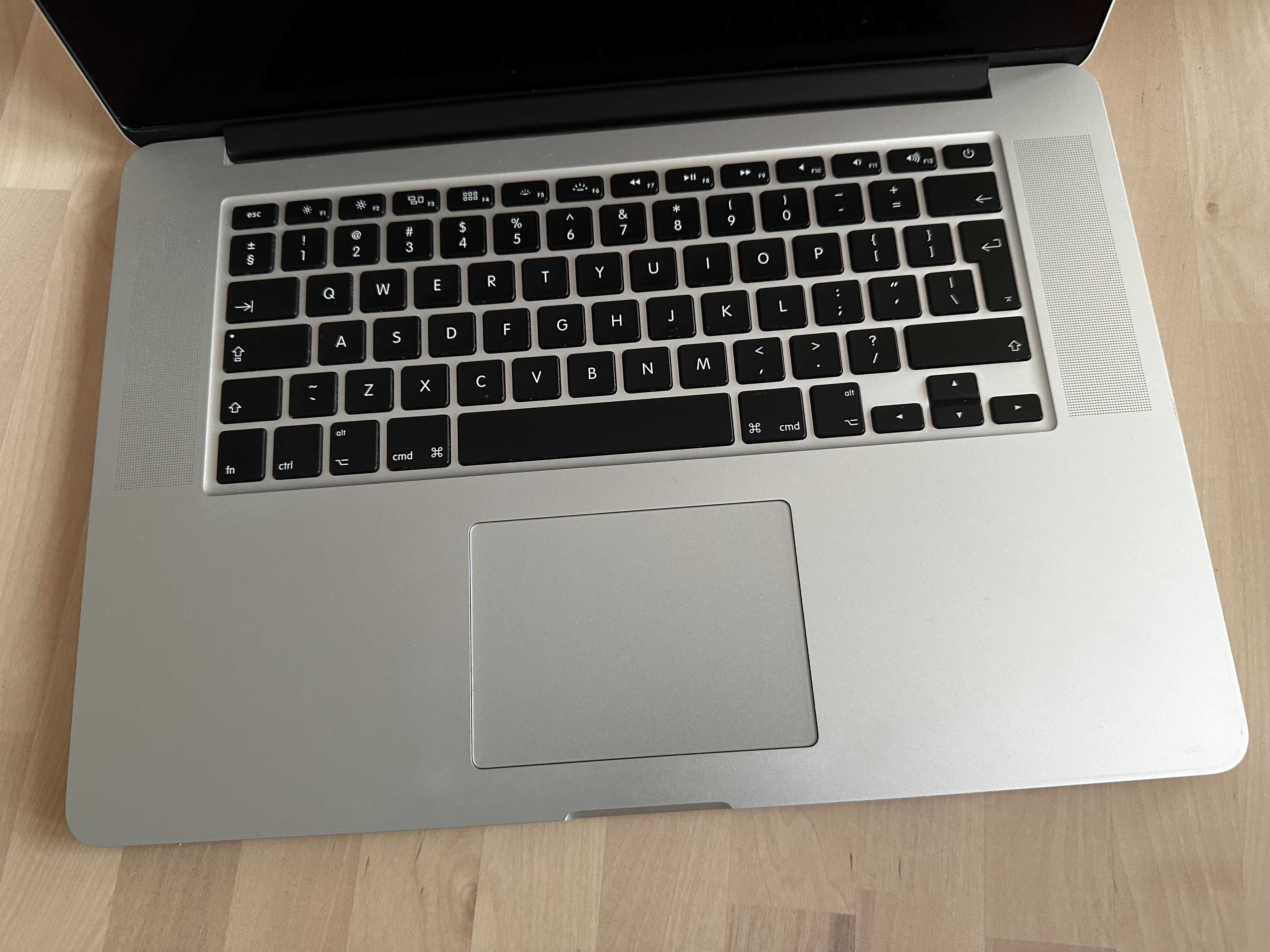 MacBook Pro Mid 2015 15.4” Retina/ 16GB/ 256 GB/ Intel Core i7 2.2 GHz