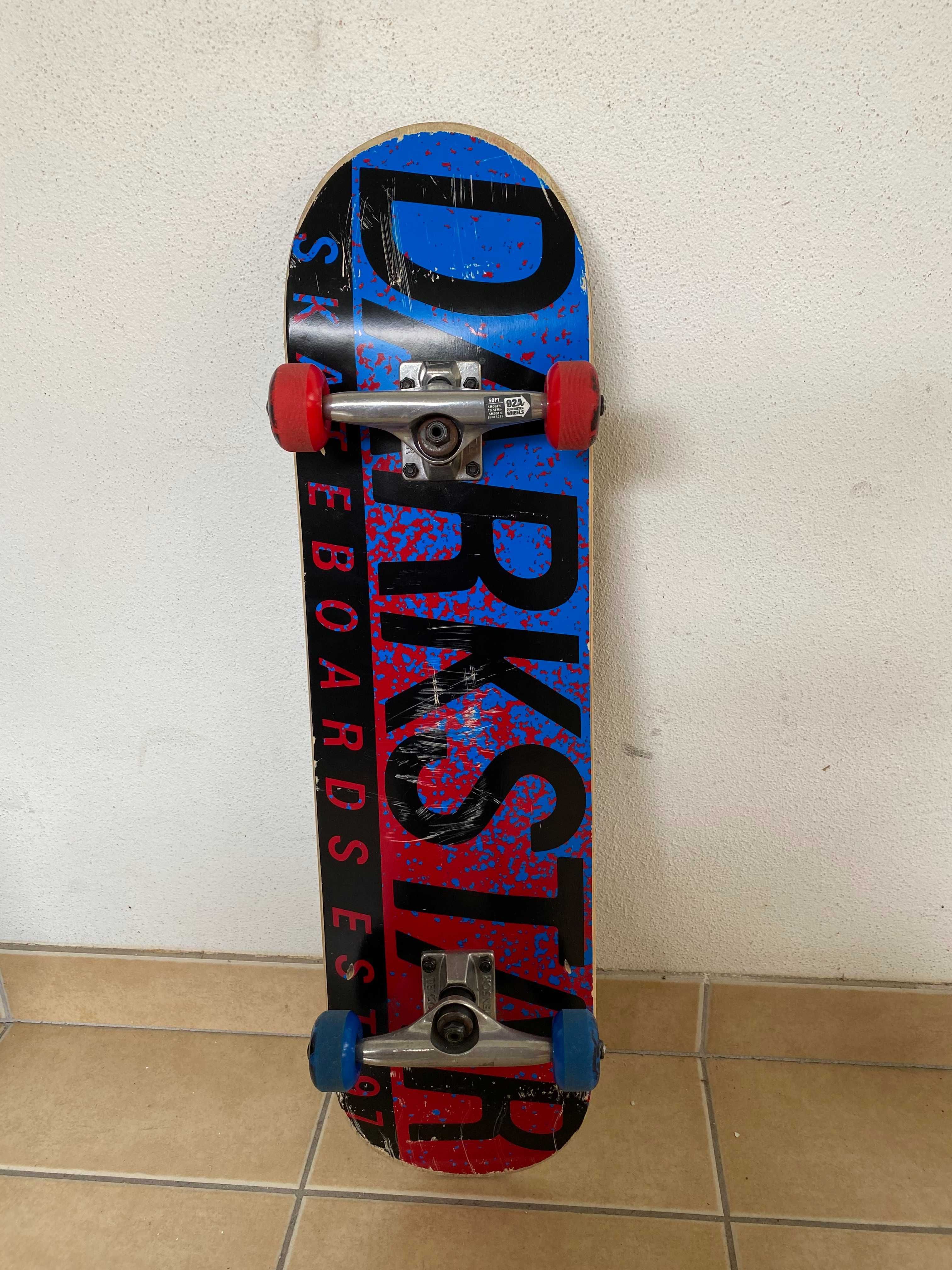 Skate da marca: Darkstar
