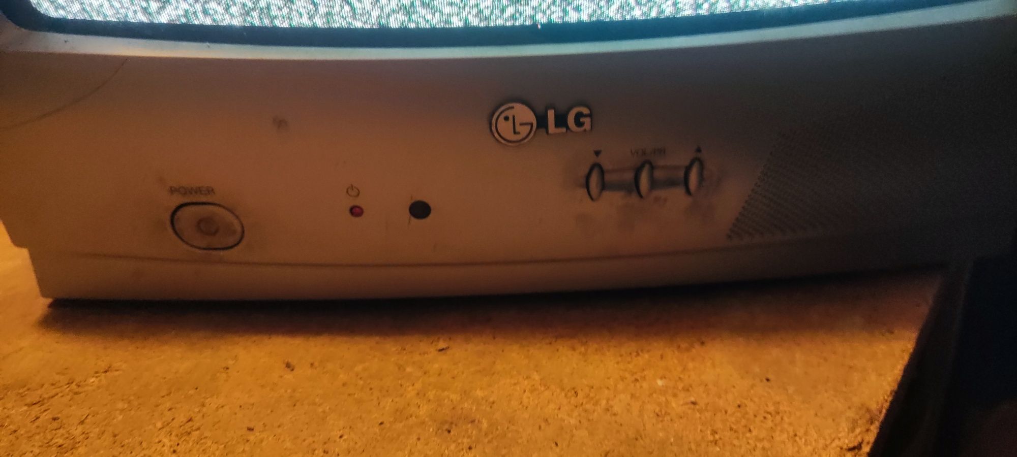 Televisão LG  pequena