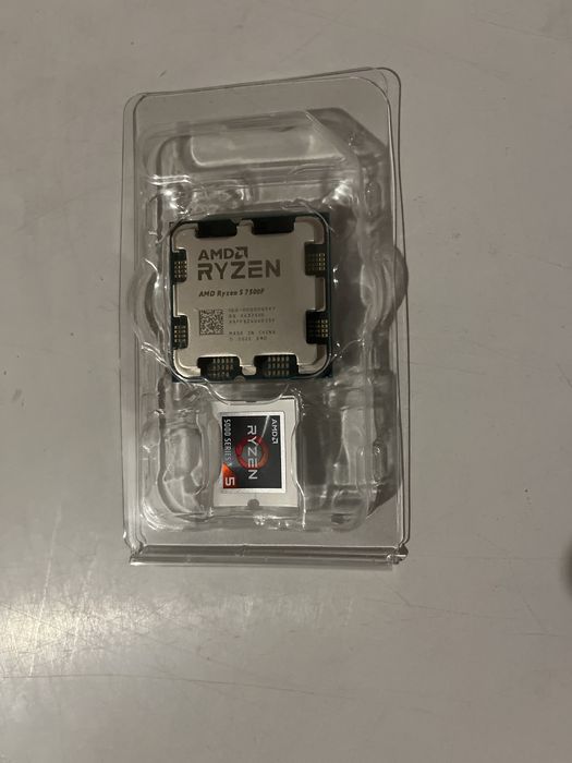 AMD Ryzen 5 7500F замінив на новий
