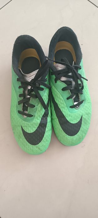 Korki, buty do piłki nożnej Nike