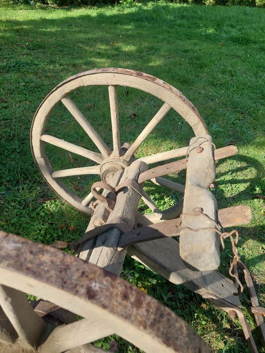 Stare kolca do pługa koła drewniane