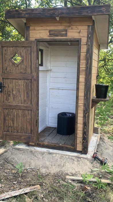 Унітаз для вуличного туалету, дерев’яний