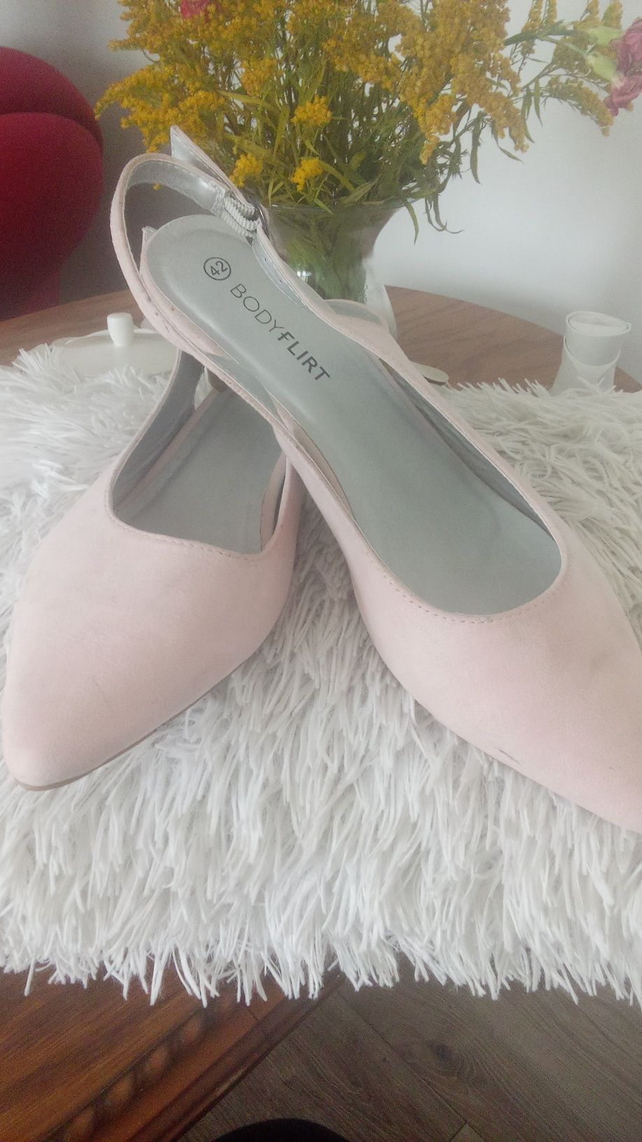 Super czółenka na mini obcasie 42 body flirt nowe