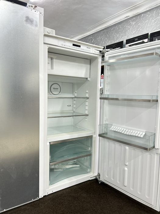 Вбудований Miele  холодильник з морозилкою від 85 см до 177см