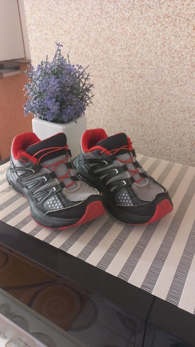Продам кросівки SALOMON