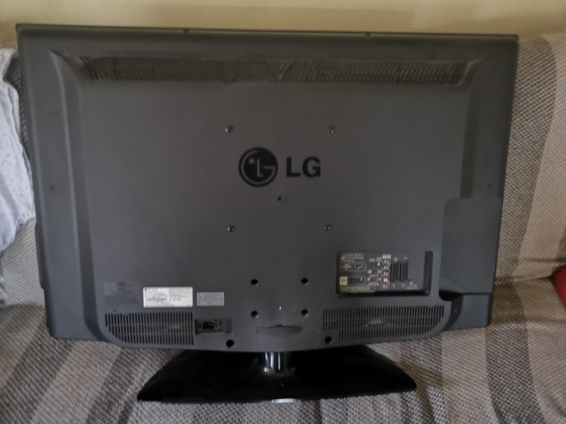 TV LG 42' z dekoder DVBT-2