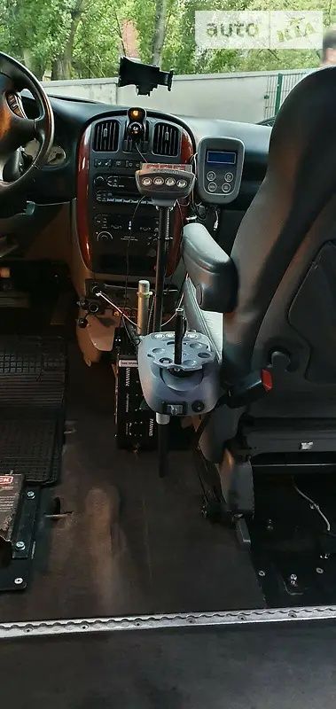 Chrysler Grand Voyager 2007 пристосован для людей на інвалідному візку