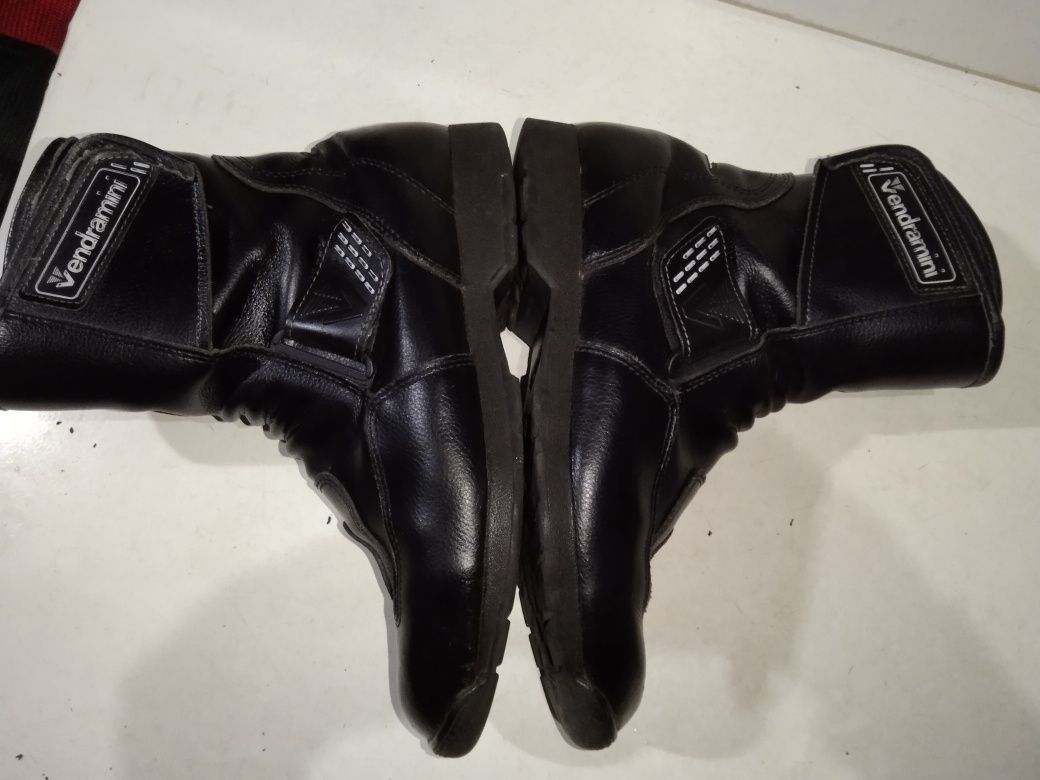 Buty motocyklowe VENDRAMINI rozmiar 44 krótkie