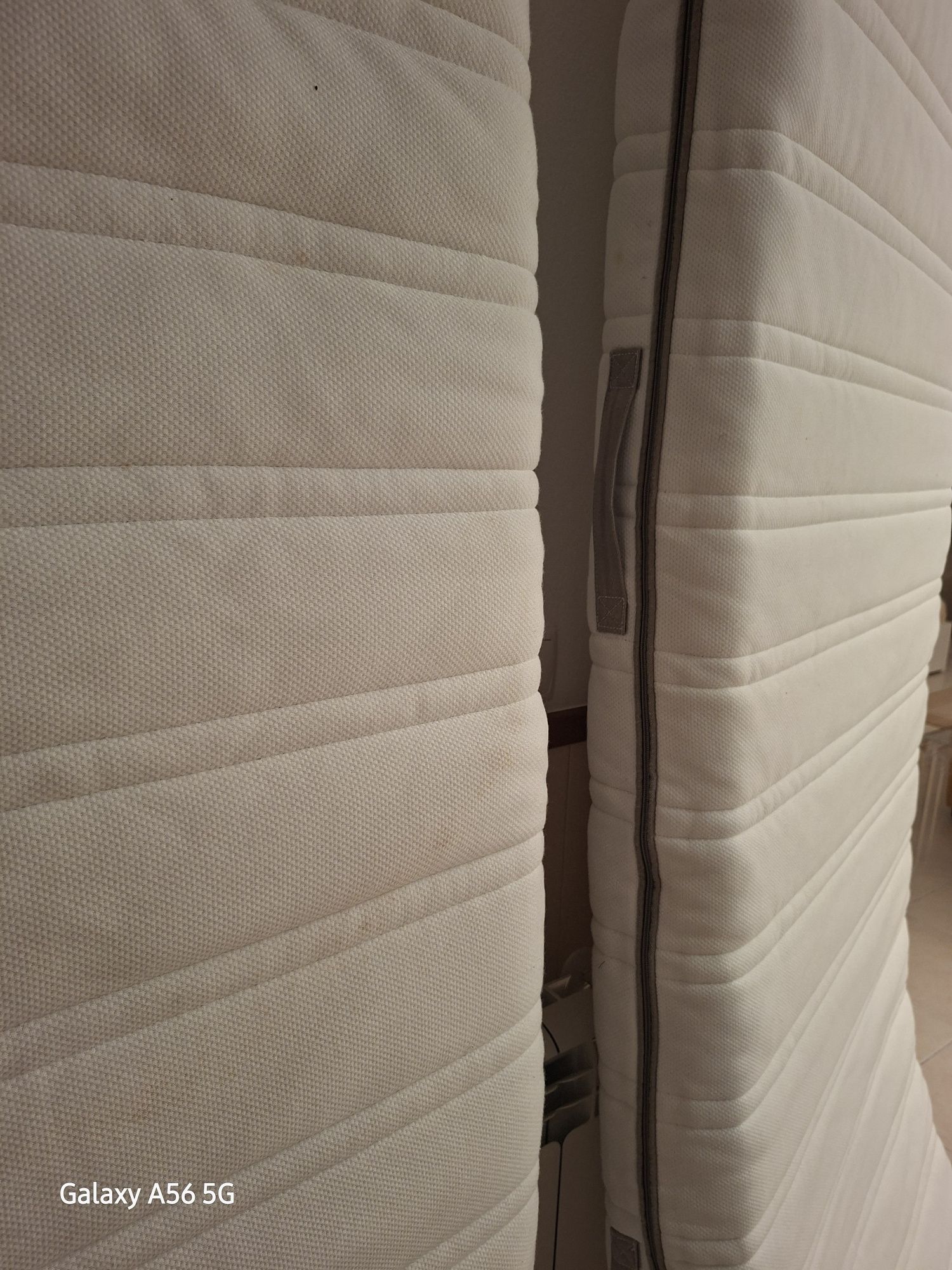 2 colchões de cama de solteiro