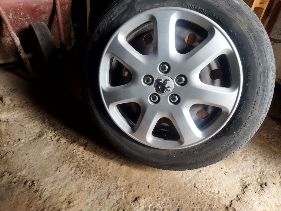 диски Пежо ковпаки болти комплект