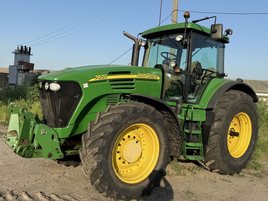 Продам тактор John Deere 7920 2006 року випуску