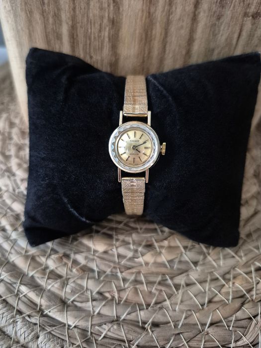 Śliczny stary zegarek mechaniczny Tissot  Saphir