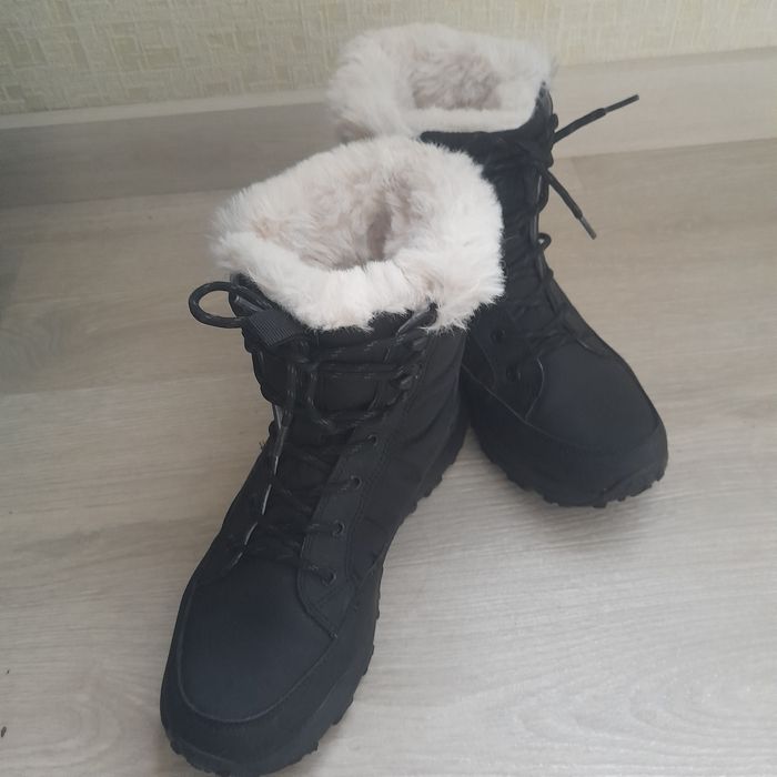 Зимові кросівки жіночі