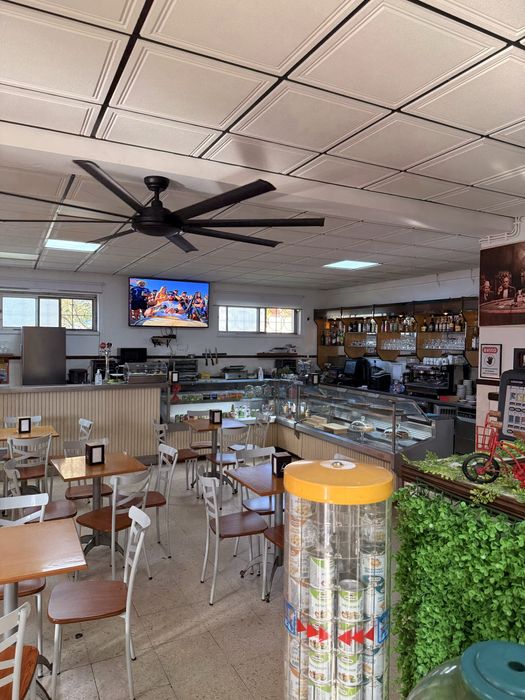 trespasse  de um cafe em samora coreeia