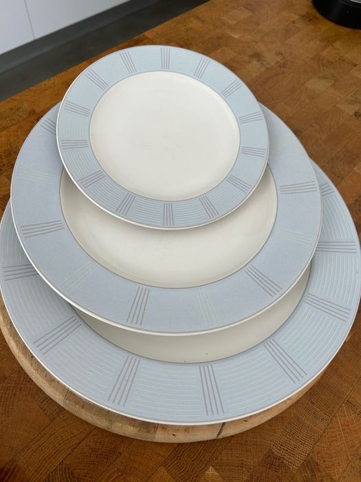 Serviço de prato e copo.