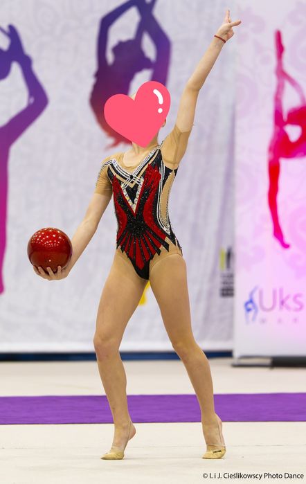 Strój startowy do gimnastyki artystycznej 140-146