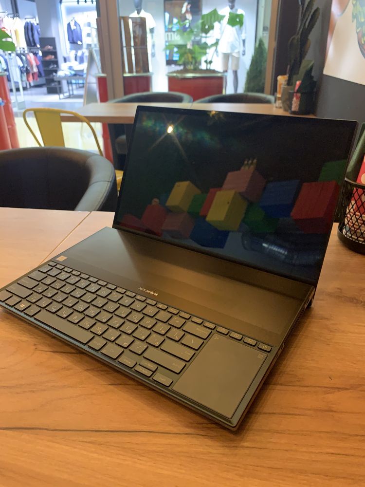 ASUS ZenBook Dual PRO