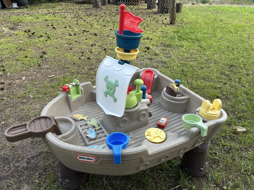 Дитячий водяний столик Піратський корабель Little Tikes