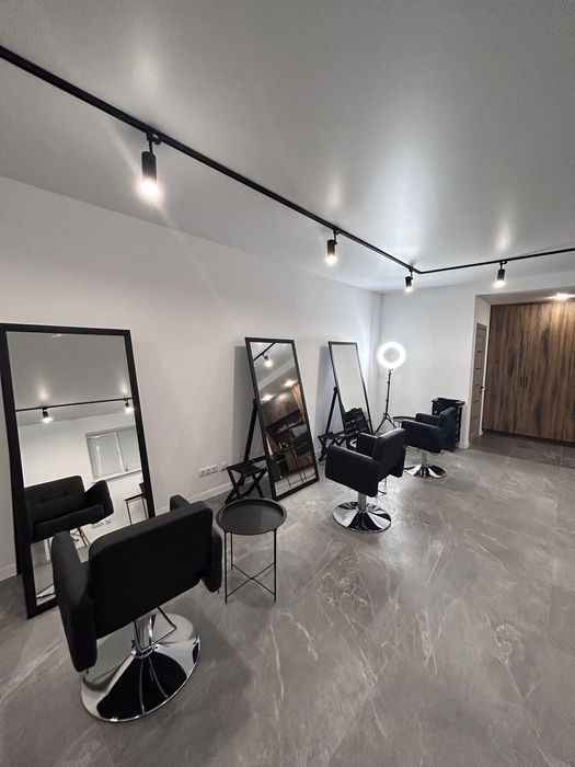 СВЕТ есть,Сдам в аренду кресло парикмахера, место для парикмахера Дафи