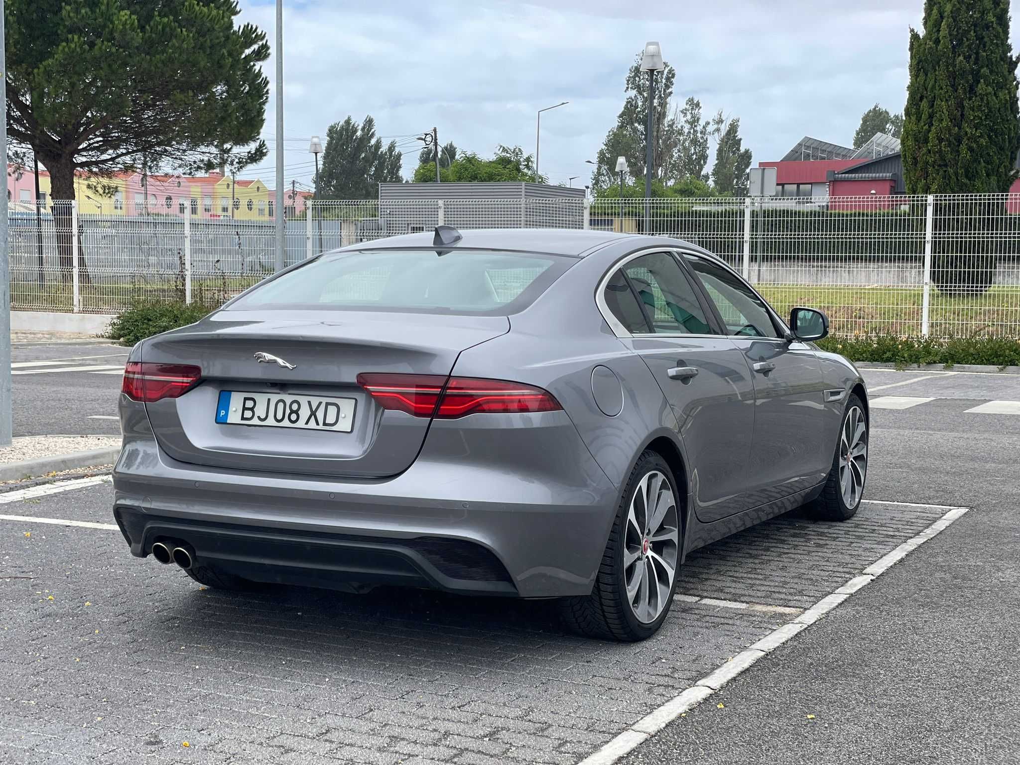 JAGUAR Xe Prestige Automático 2020 - revisões na Marca