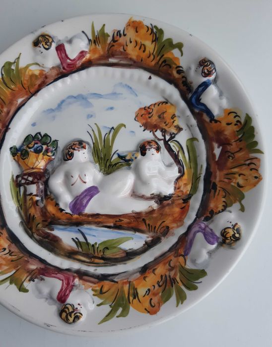 Prato Antigo em faiança Portuguesa