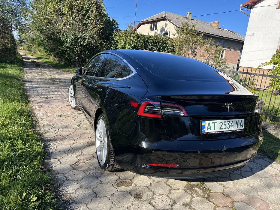 Tesla model3 mid range