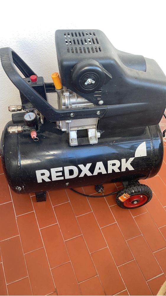 Vendo compressor de 50L