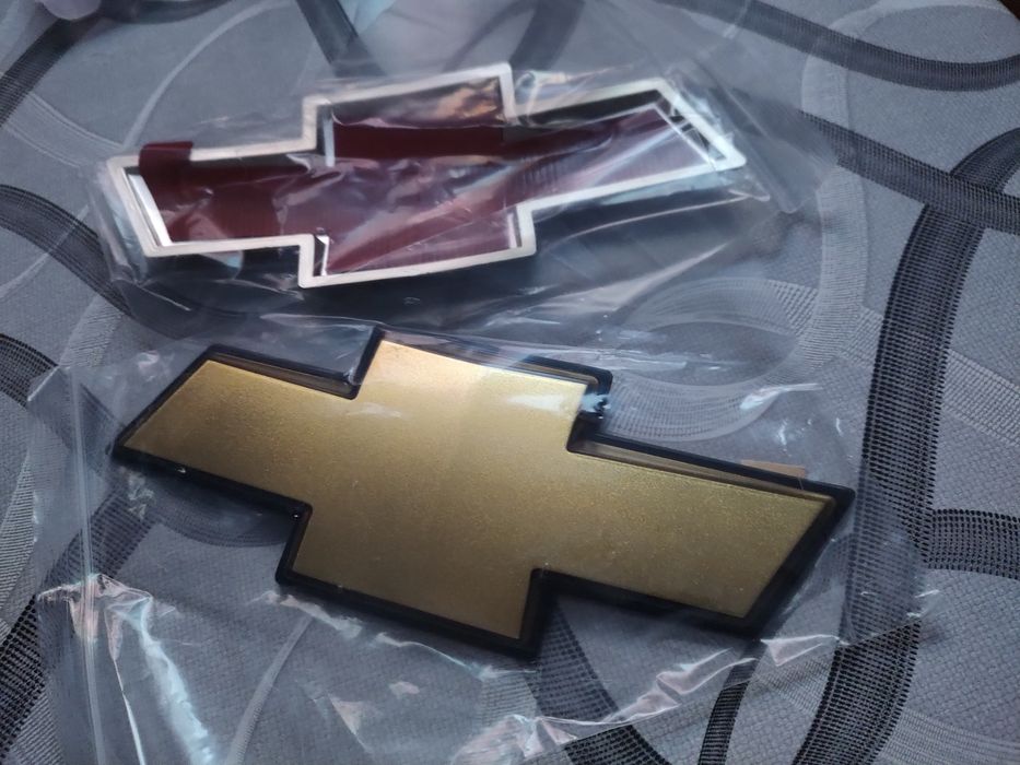 Znaczek, emblemat przód chevrolet captiva