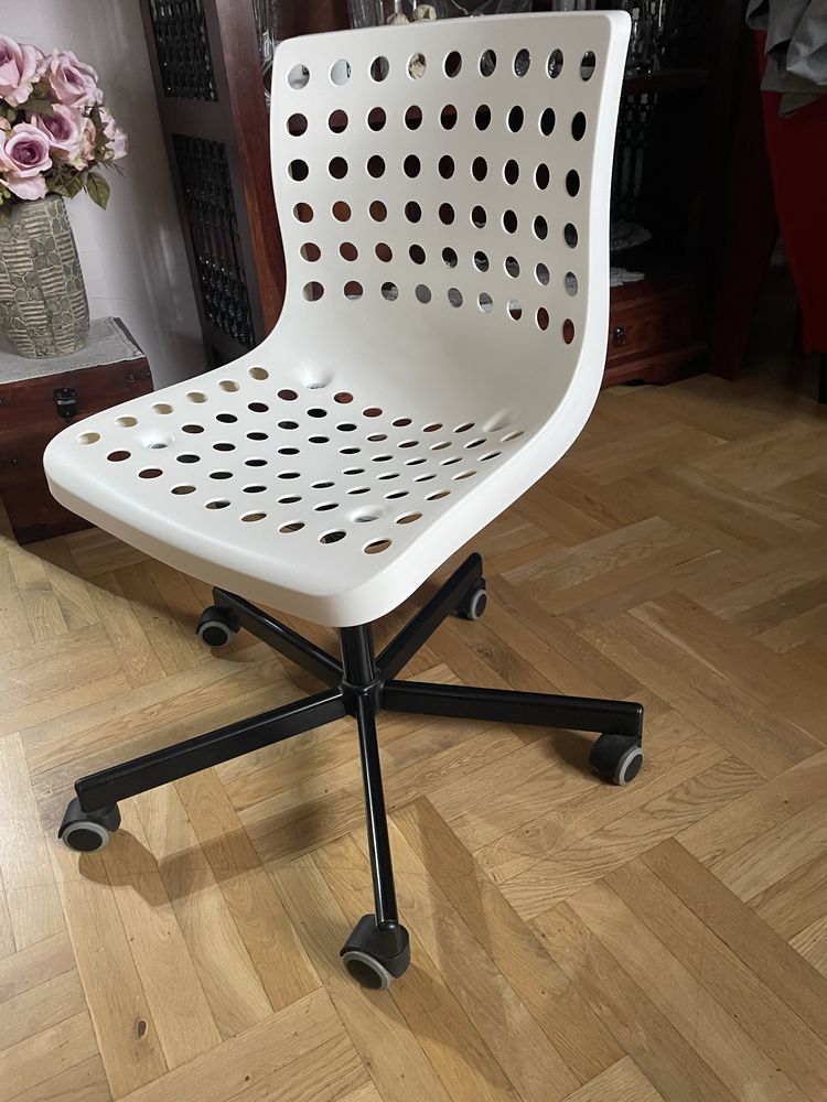 Krzesło do biurka IKEA Skalberg białe