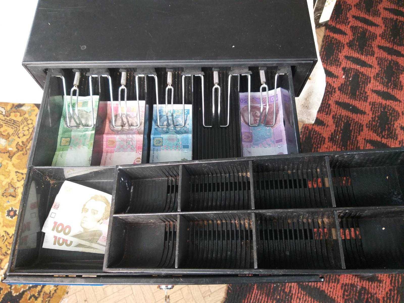 Денежные металлические ящики для кассы (кассовые) с лотками для денег