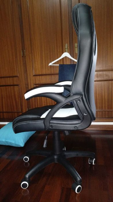 NACON Cadeira de gaming MILLENNIAL Branco/Preto(nunca usada)
