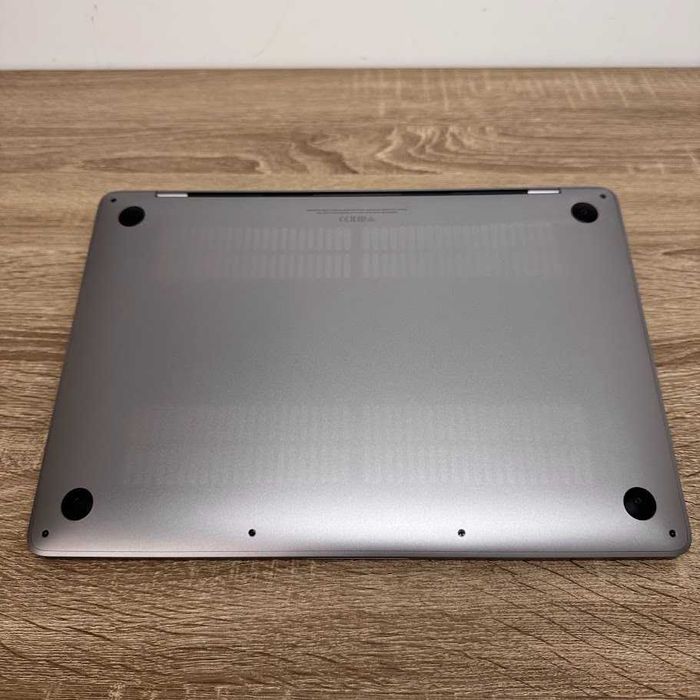 Apple MacBook Pro 2020  13" M1 / 8Gb / SSD 256Gb акб:87% (код: M0743)