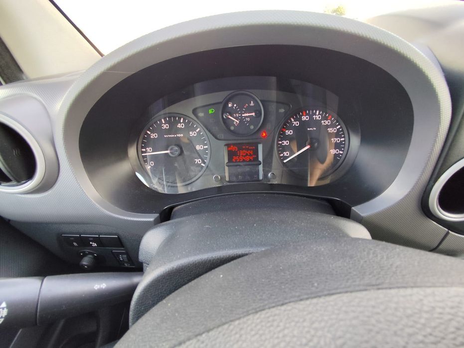 Partner Berlingo maxi long 3 osoby klima zabudowa regał