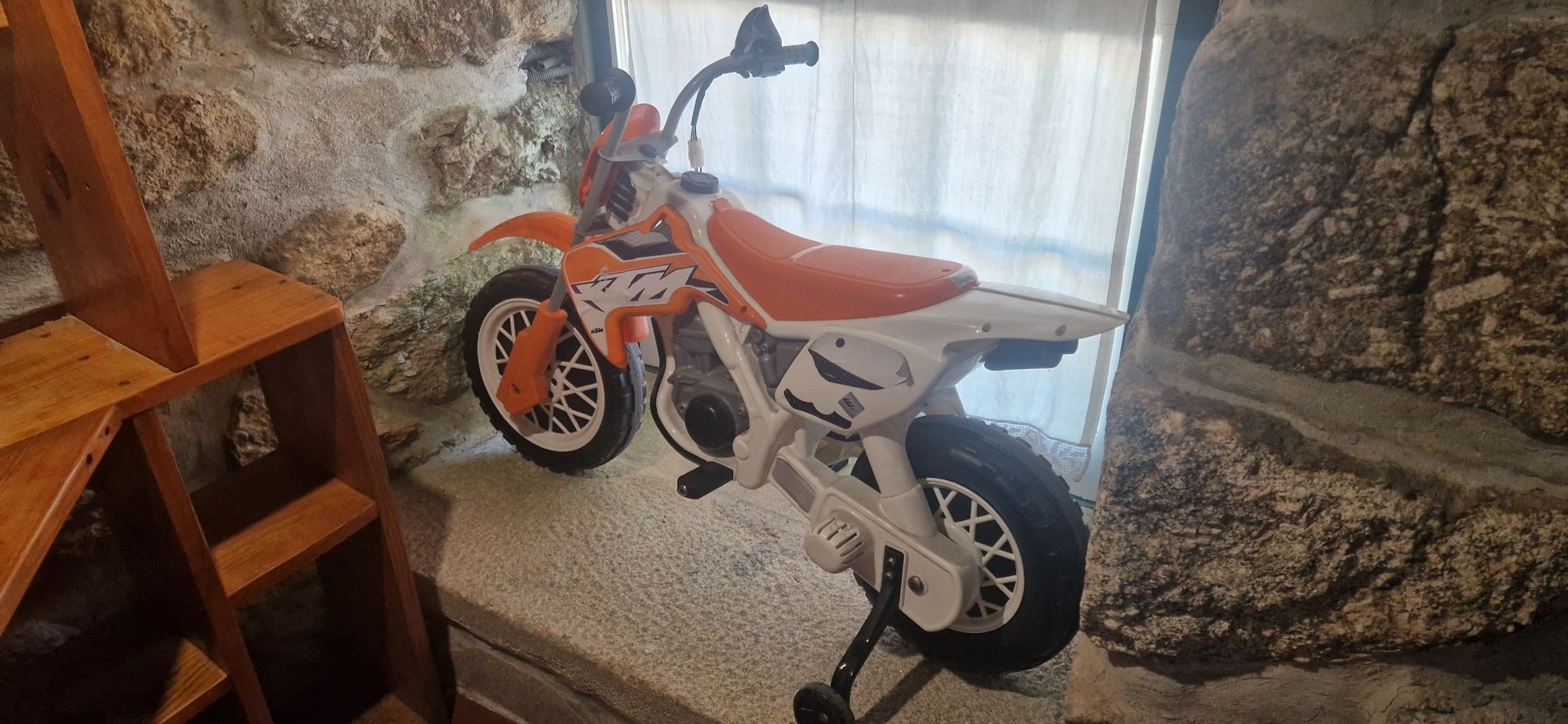 Moto criança bateria