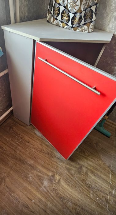 Комод угловой, отличное состоние