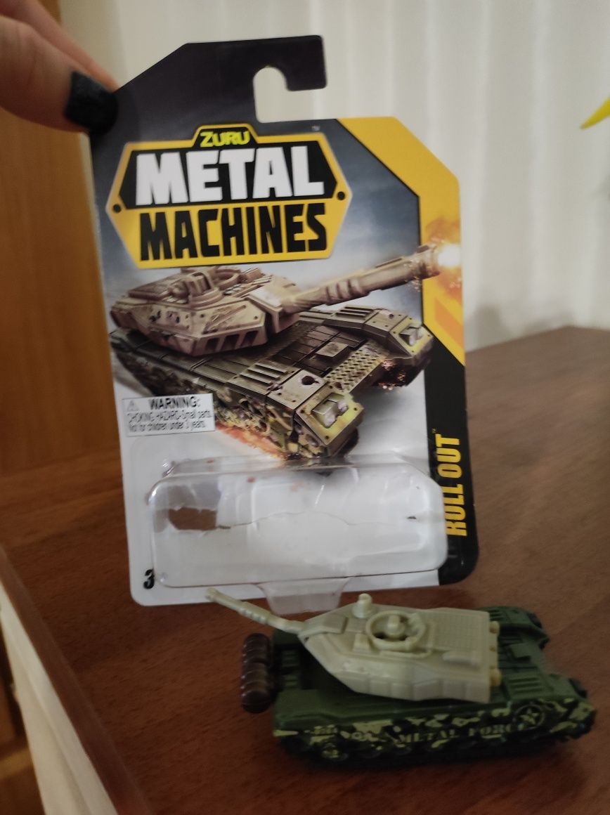 Танк. Metal machines zuru