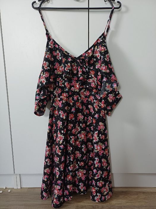 Letnia sukienka Boohoo 36