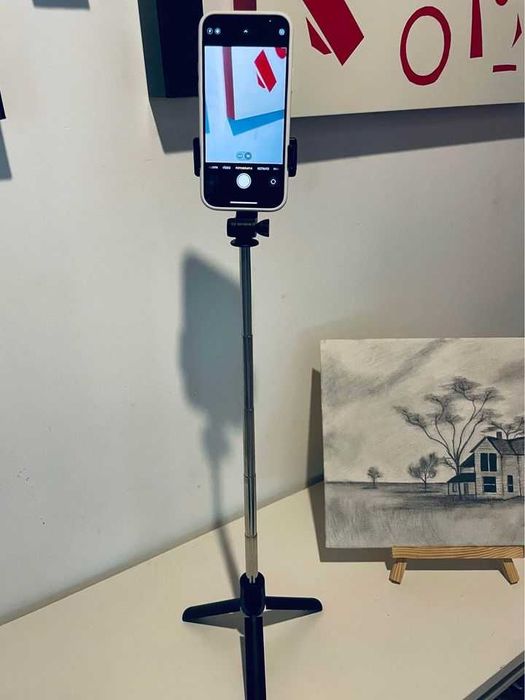 Suporte de self para celular com controle Wi-Fi para fotos e gravações