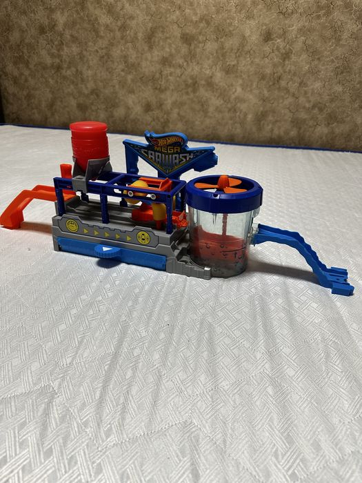 Автомийка хотвілс