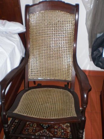 Cadeira de baloiço em palhinha