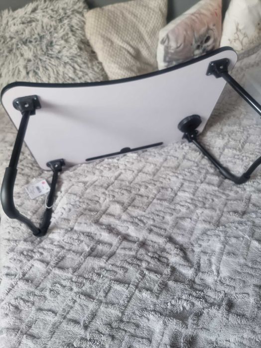 Stolik pod laptop