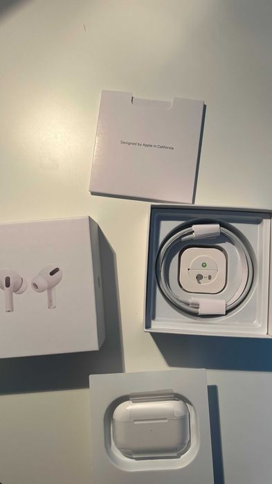 AirPods Pro - Apple