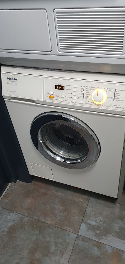 MIELE NOVOTRONIC W 985 5 кг, 1600 Об.