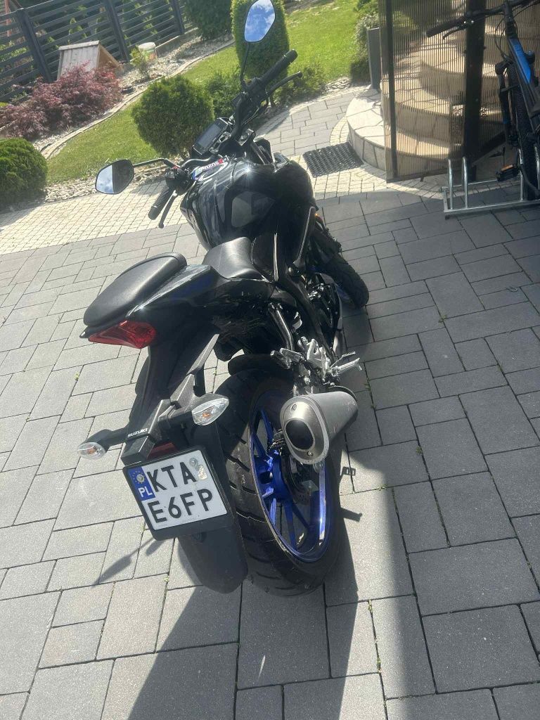 Suzuki gsx s 125