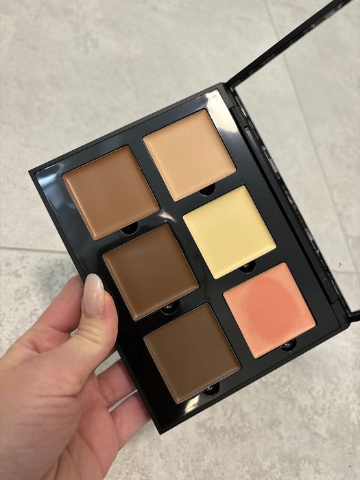 Paleta do konturowania na mokro ABH Anastasia Beverly Hills