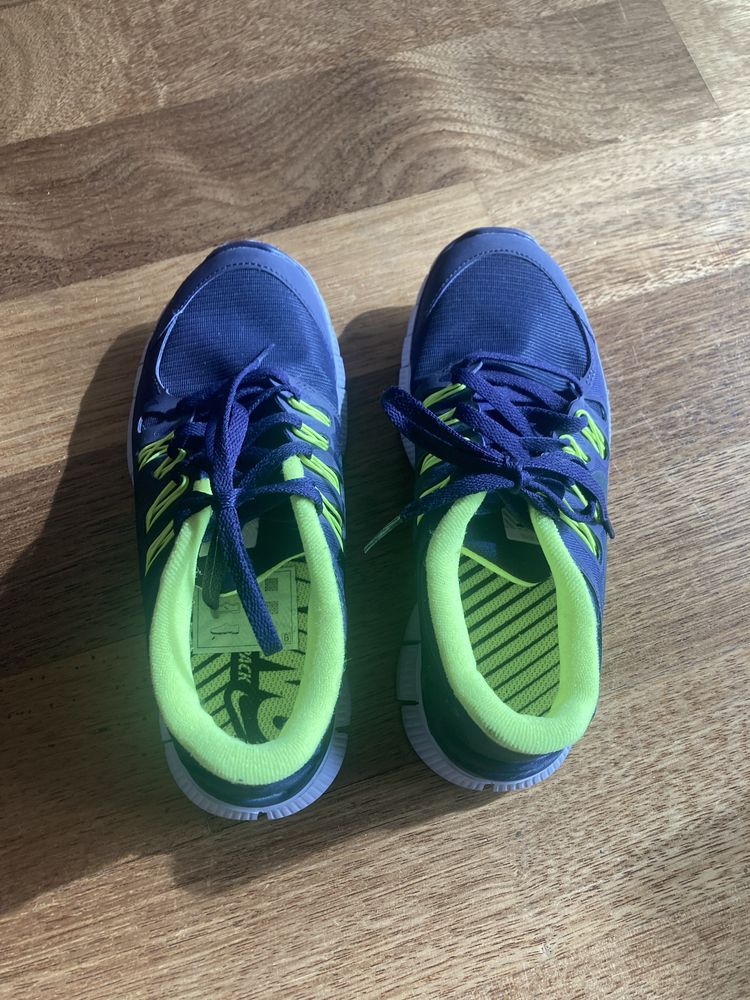Buty Nike running free 37,5 ,j.nowe