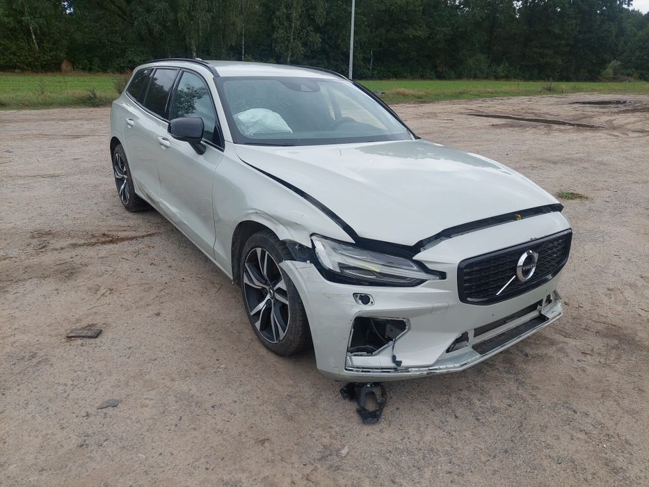 Volvo V60 R-Design 22r 200ps